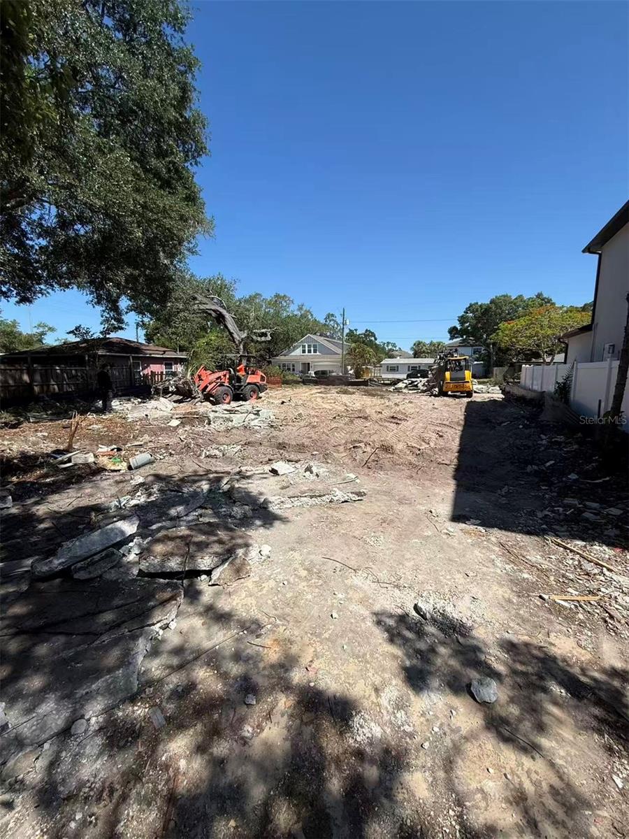 3412 W ALLINE AVE Property Photo 1