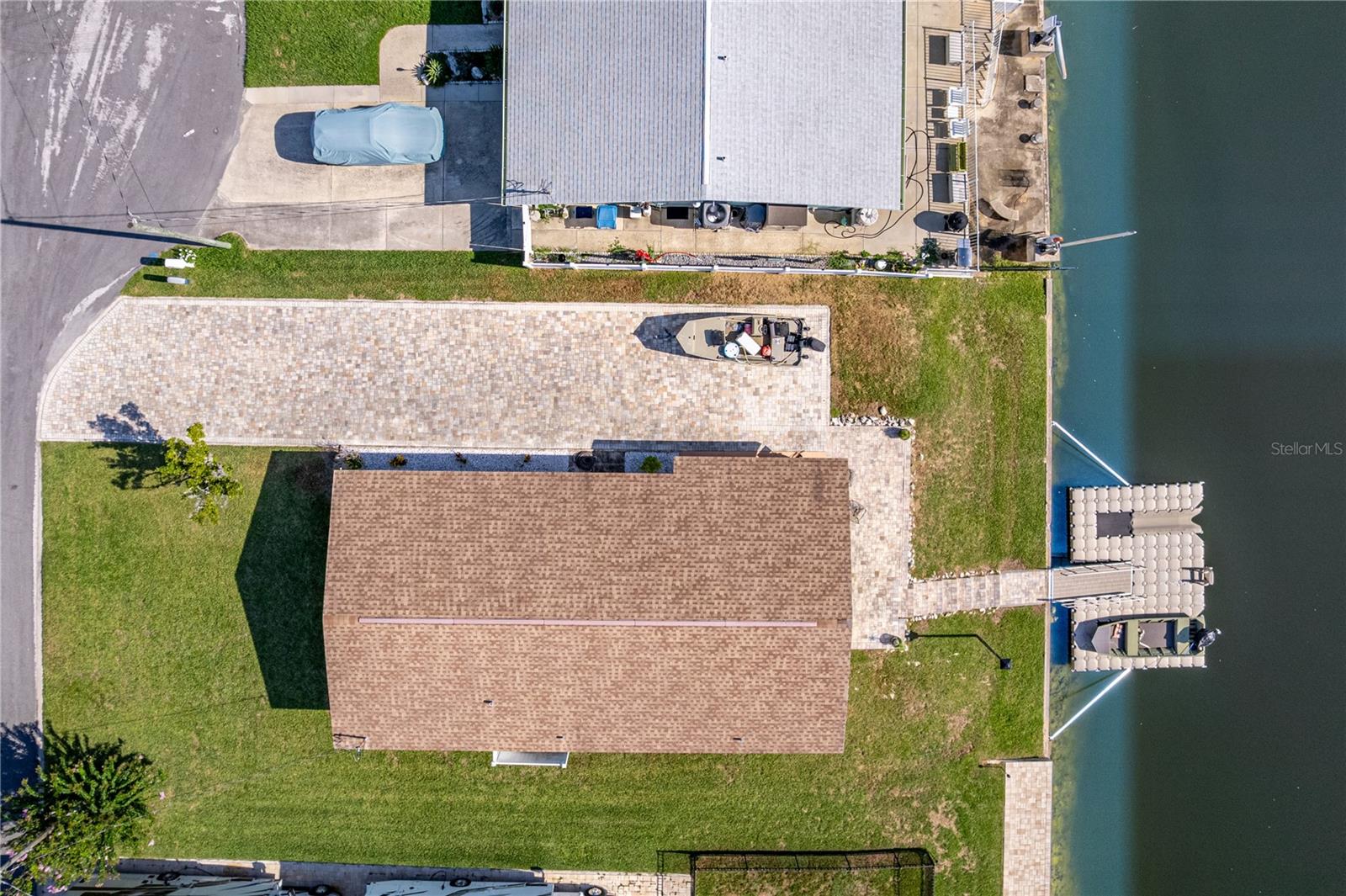 4392 3rd Isle Dr Property Photo 8