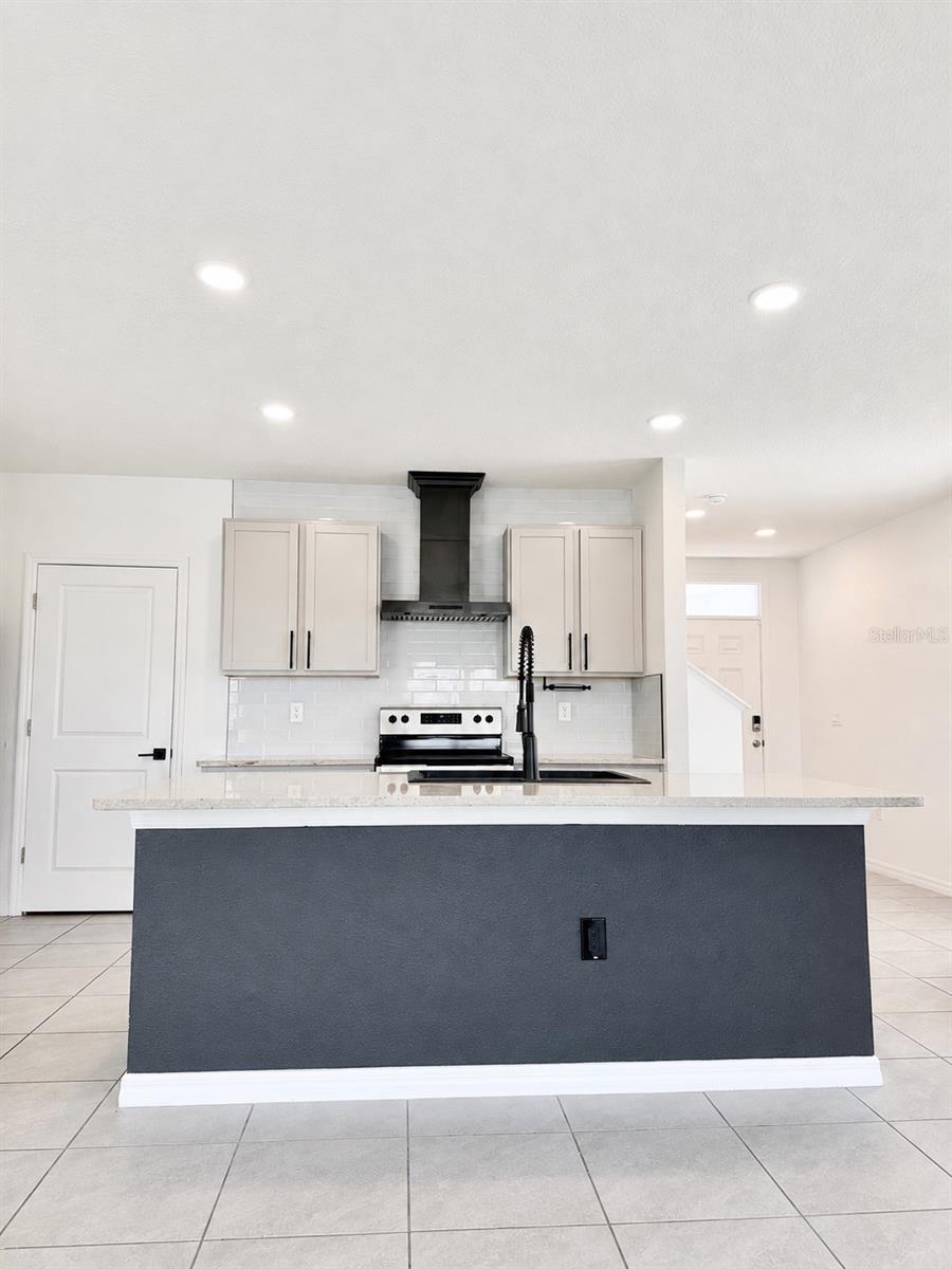 34110 Jasper Stone Dr Property Photo 5