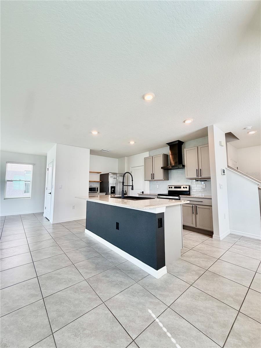 34110 Jasper Stone Dr Property Photo 7