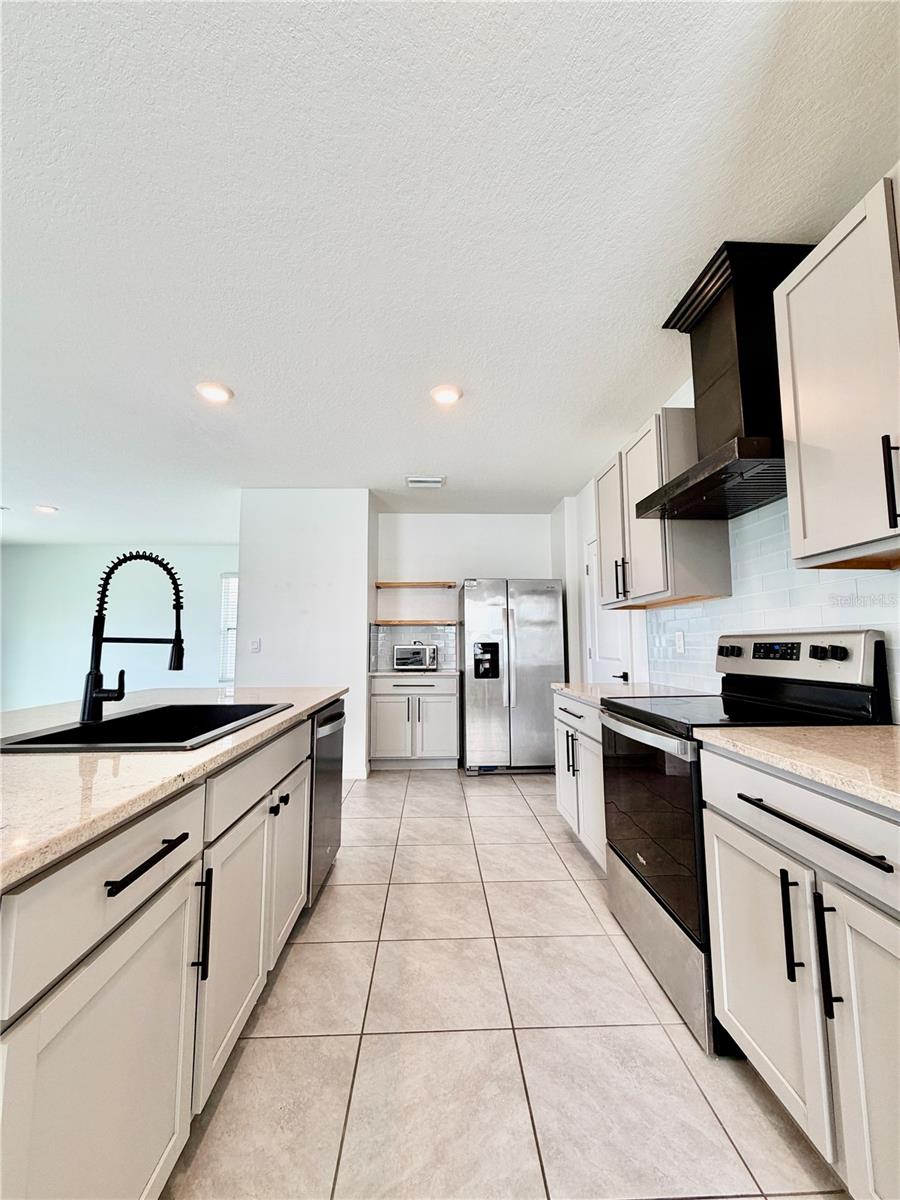 34110 Jasper Stone Dr Property Photo 9
