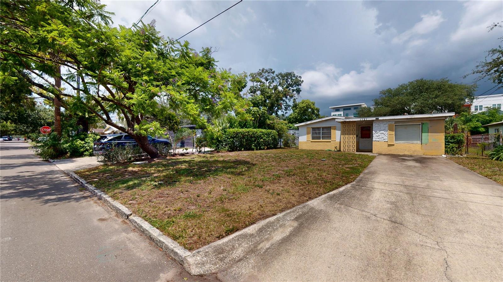 1721 W North B St Property Photo 3