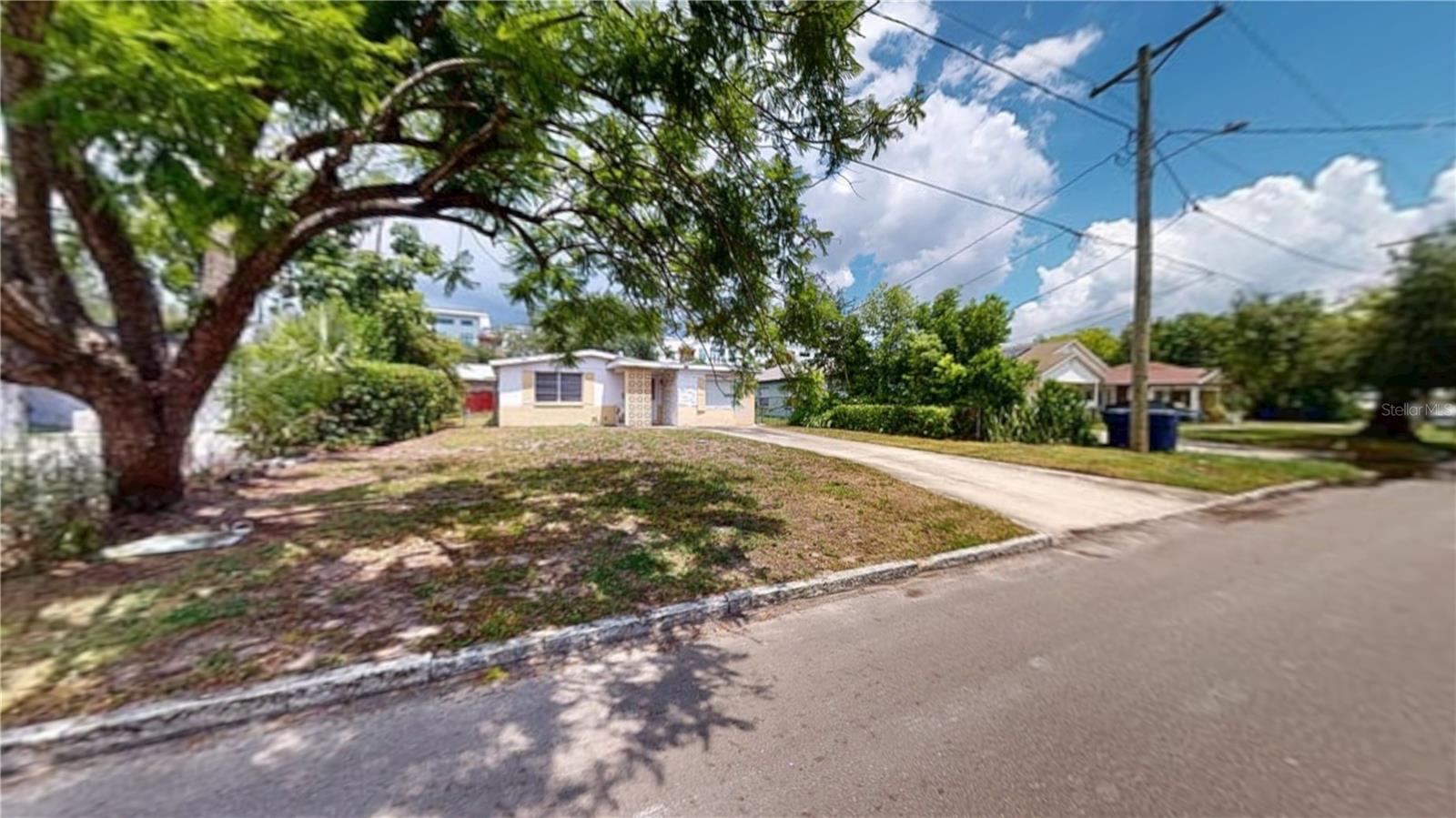 1721 W North B St Property Photo 4