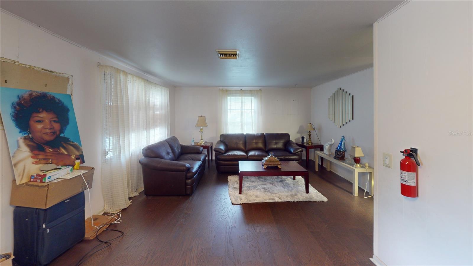 1721 W North B St Property Photo 5