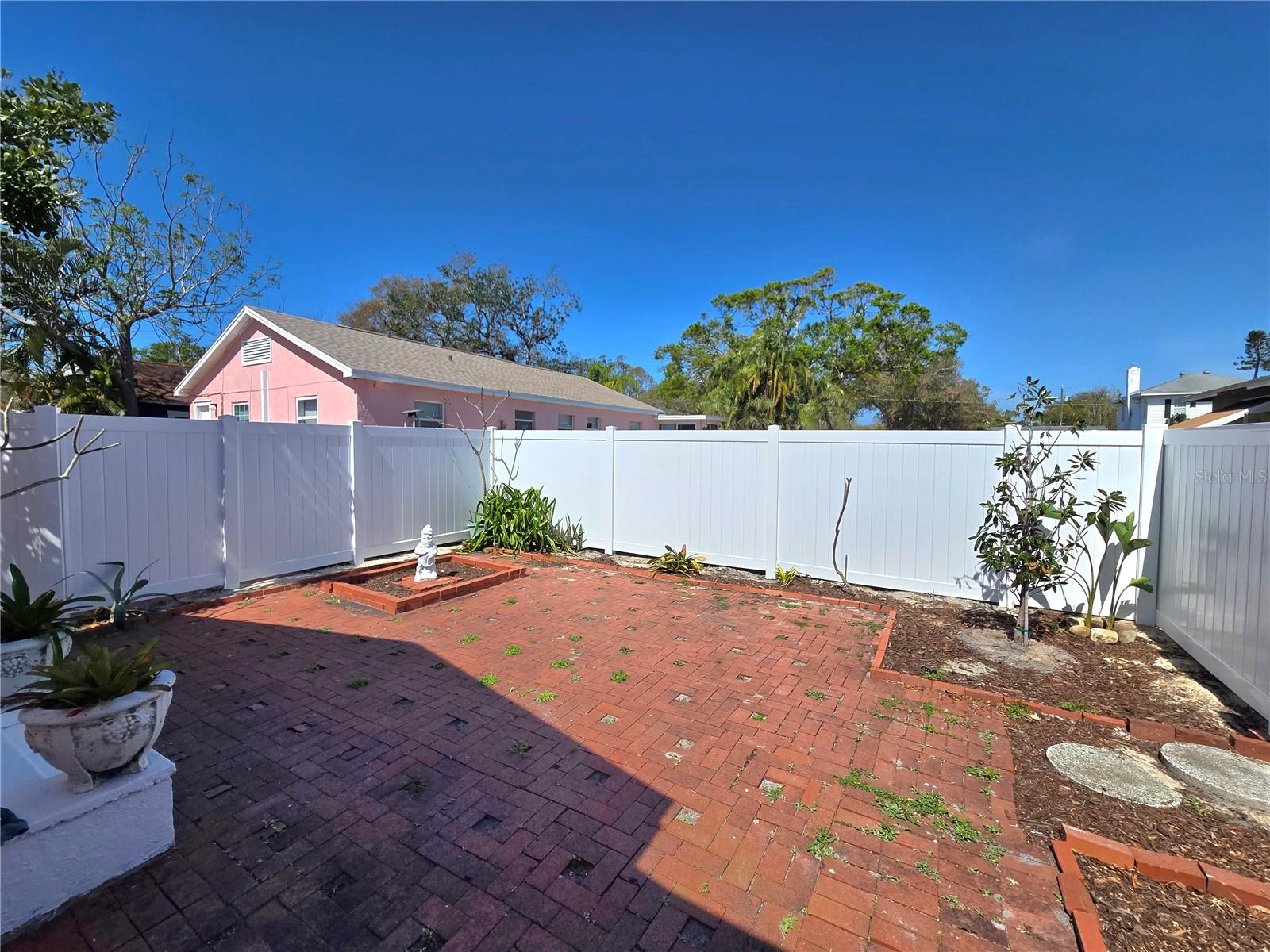 4744 7th Ave N Property Photo 17