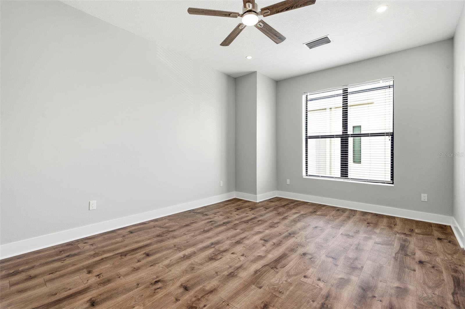 4810 W Mcelroy Ave #7 Property Photo 7