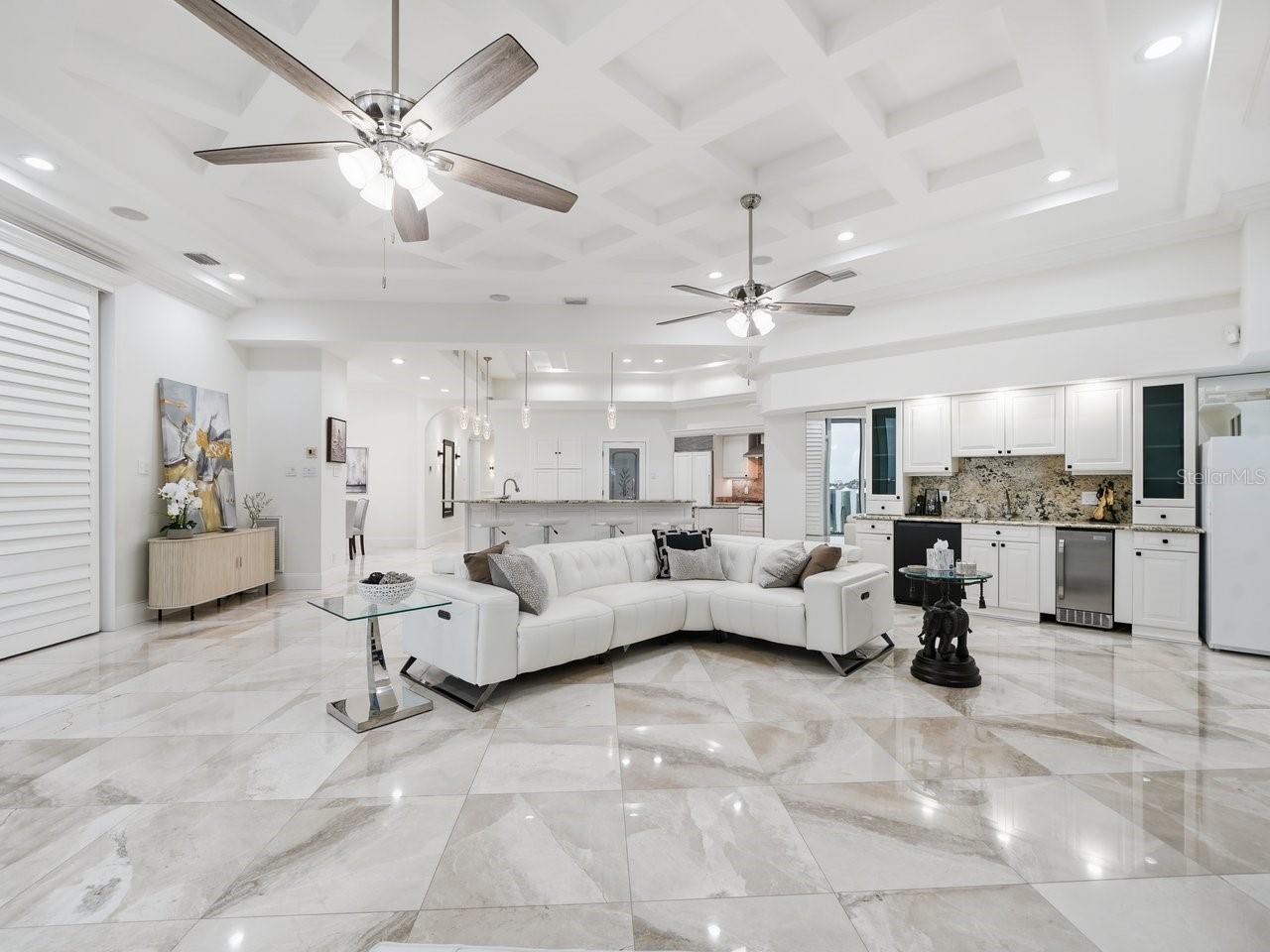TB8541449 Property Photo 12