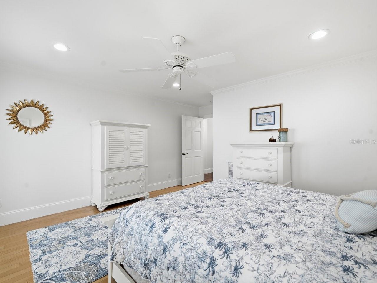 TB8541449 Property Photo 48