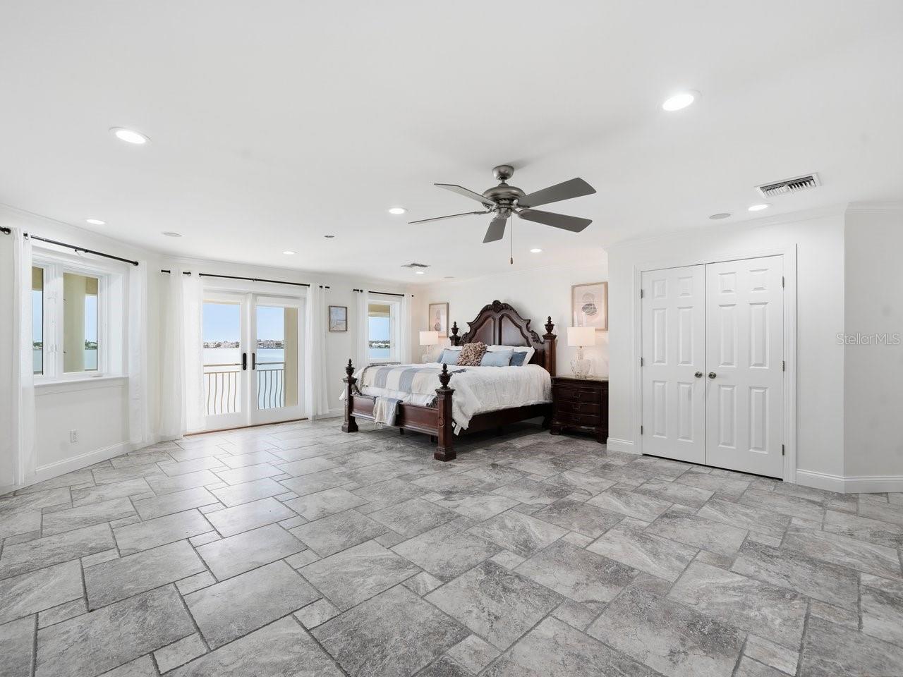 TB8541449 Property Photo 58