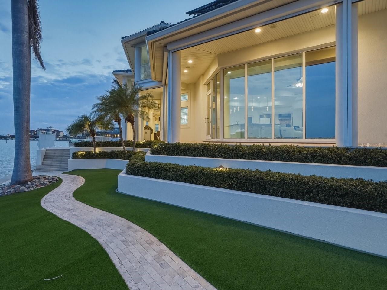 TB8541449 Property Photo 64
