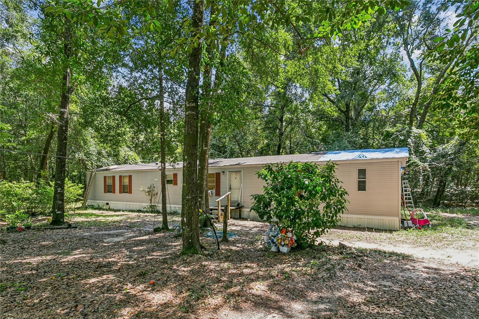 2323 Camors Rd Property Photo 2