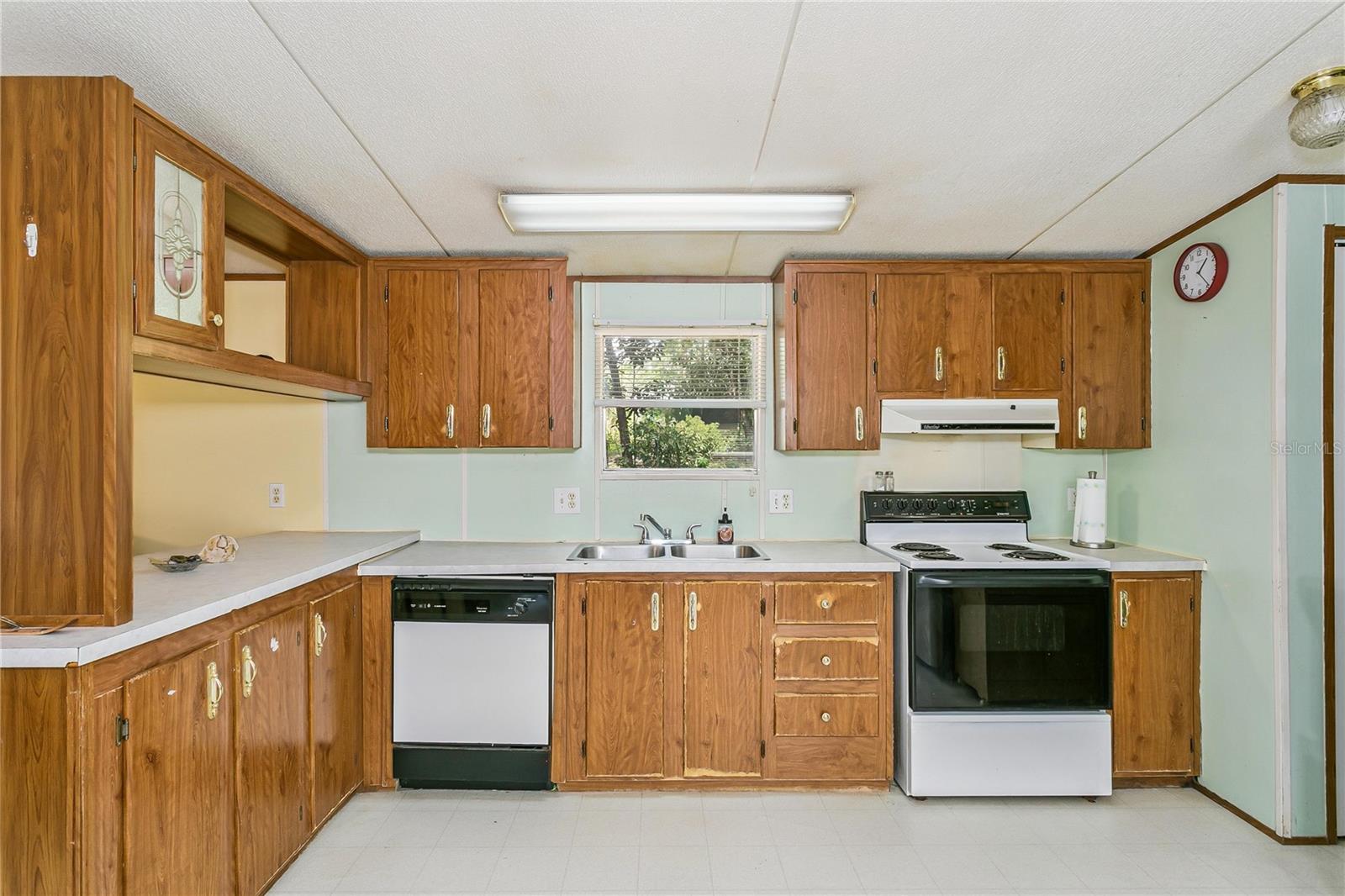 2323 Camors Rd Property Photo 13