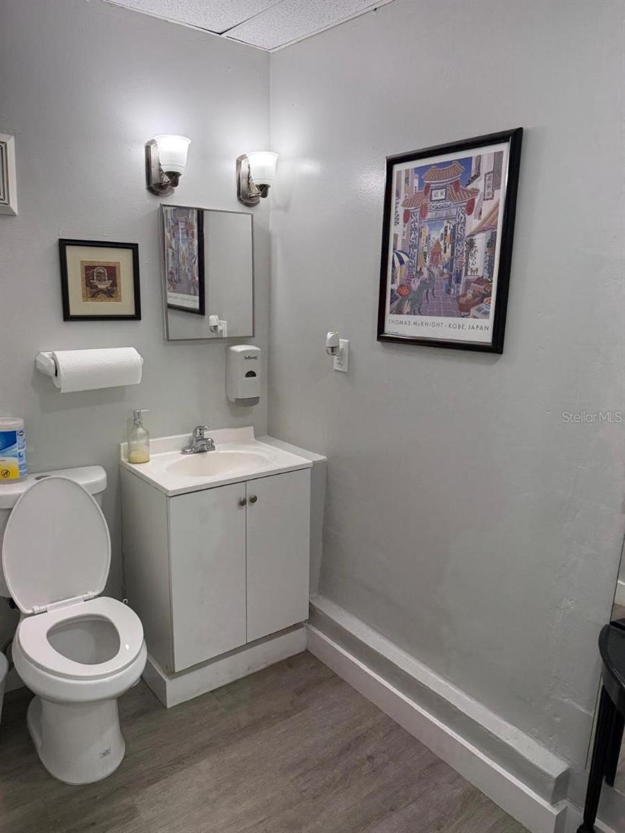 2742 Sw 8th St Property Photo 5