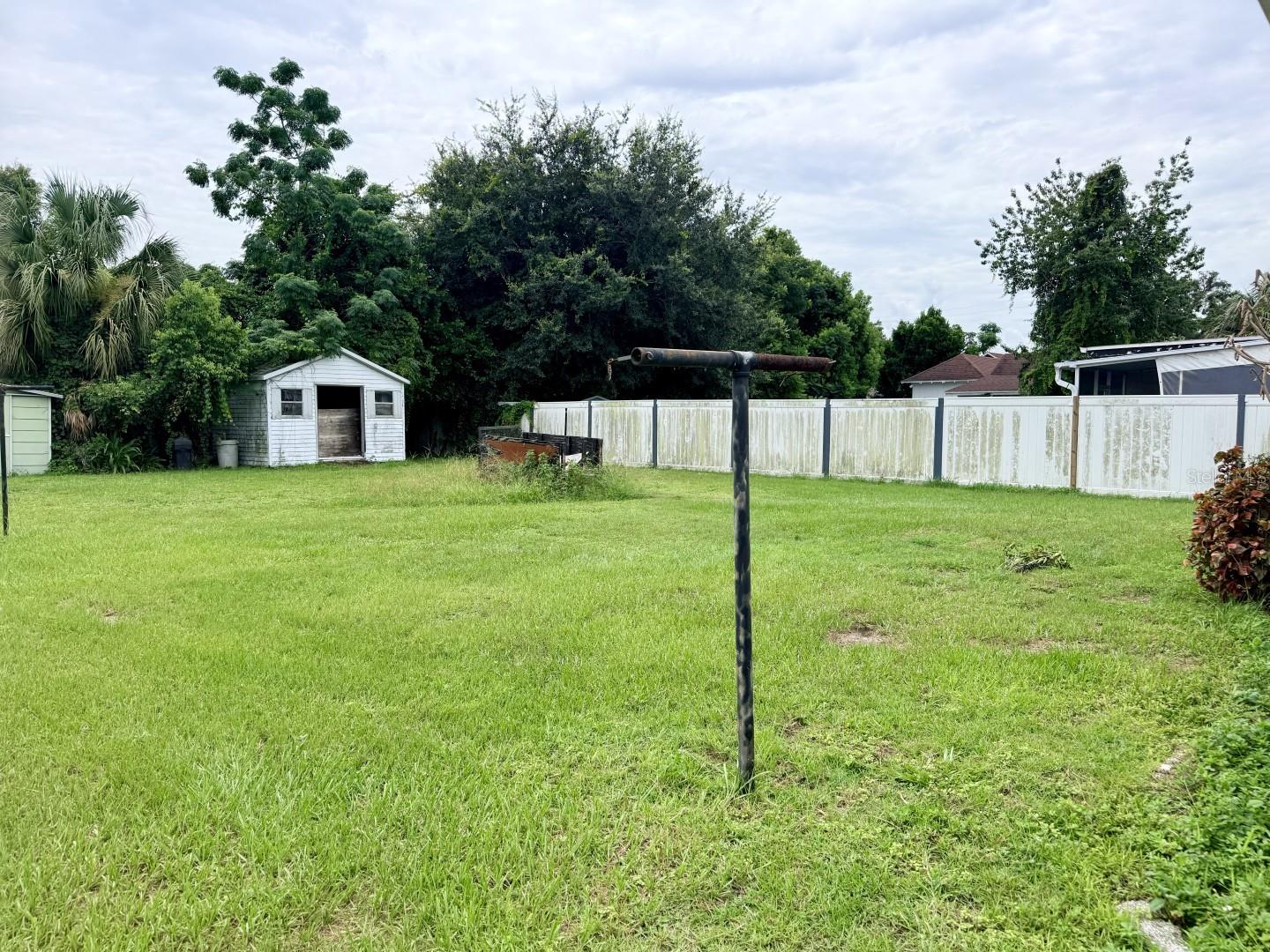2709 S Shine Ave Property Photo 5