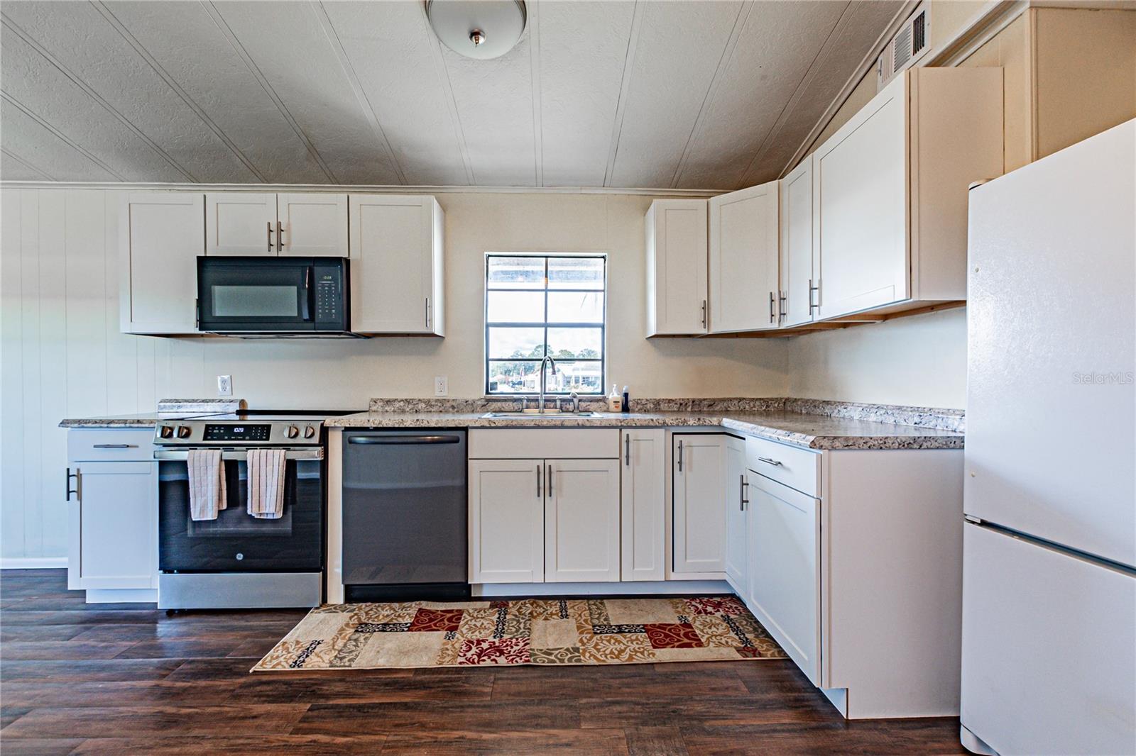 36301 Coronet Way Property Photo 10
