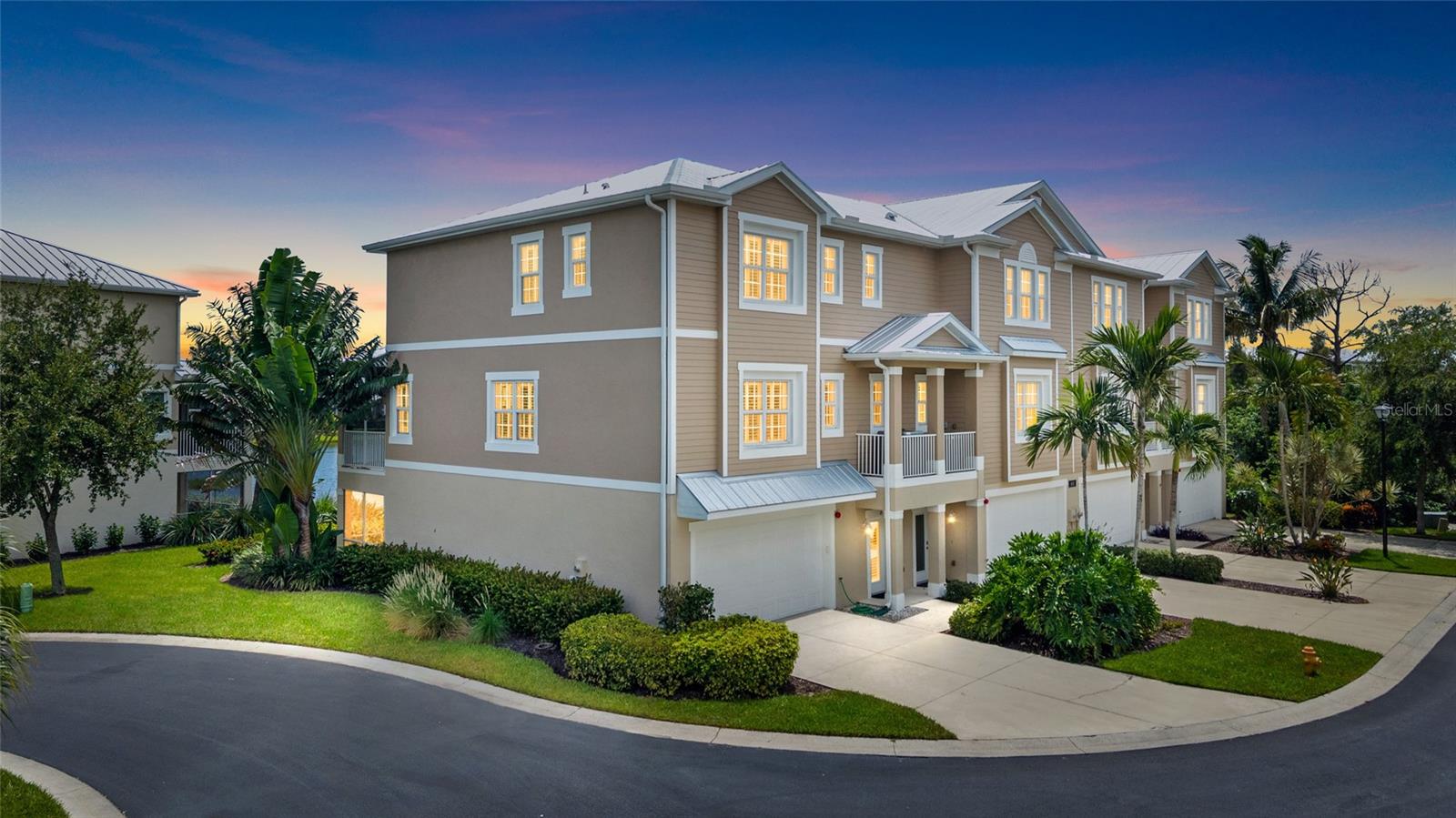 10311 LANDS END CIR #16 Property Photo 1