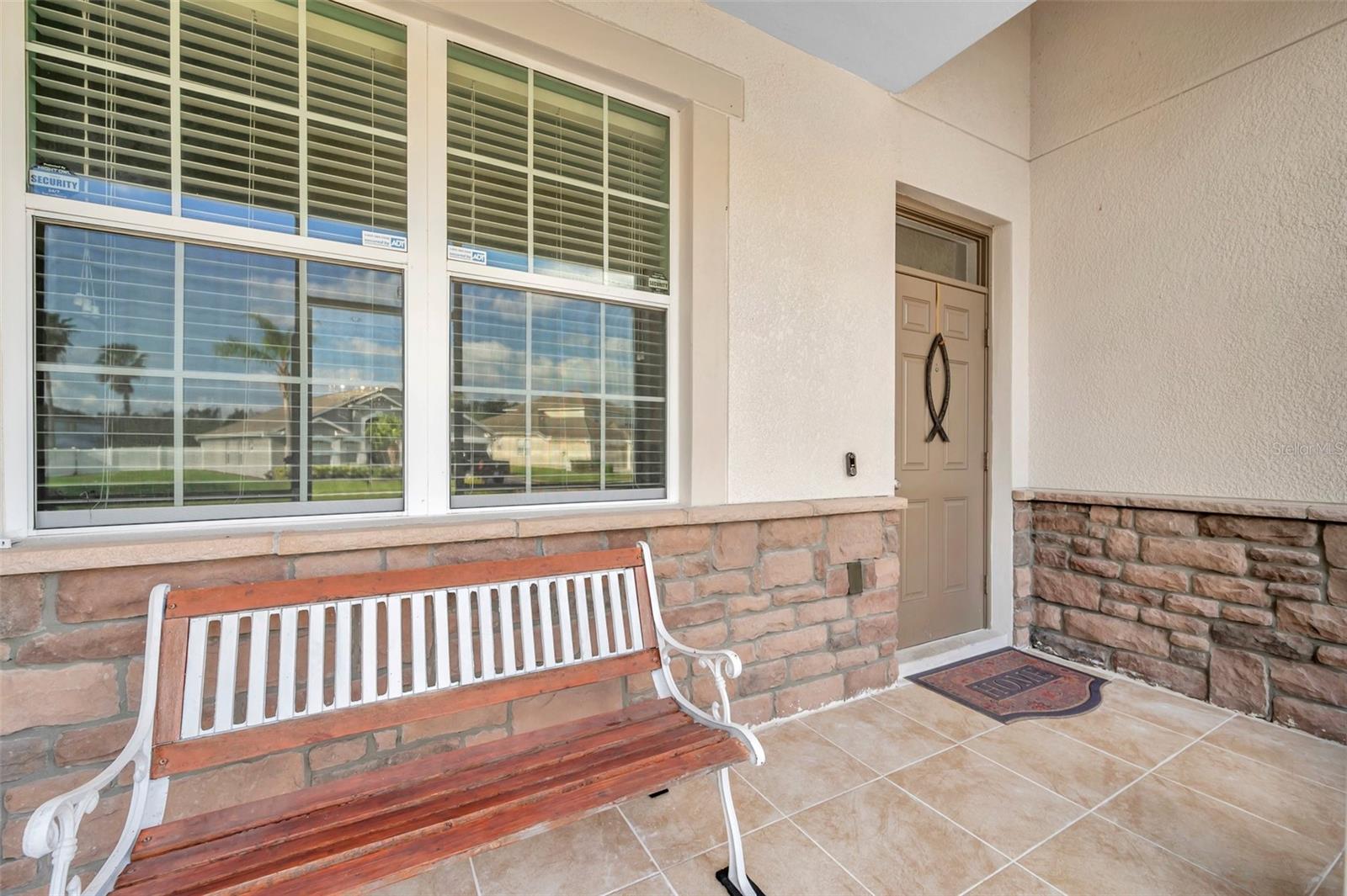 4476 Creekside Dr Property Photo 4