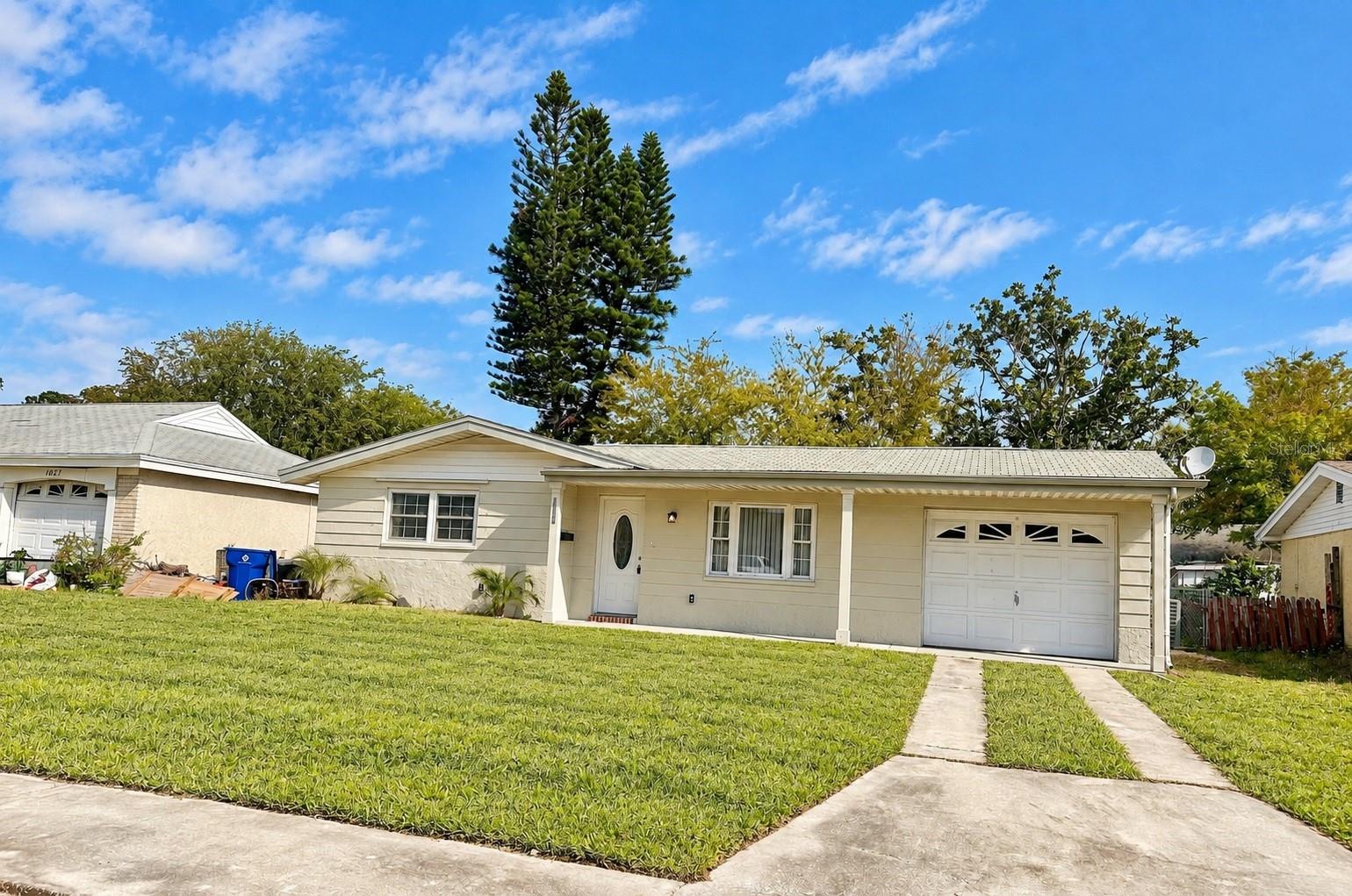 4033 Newcastle Dr Property Photo 2