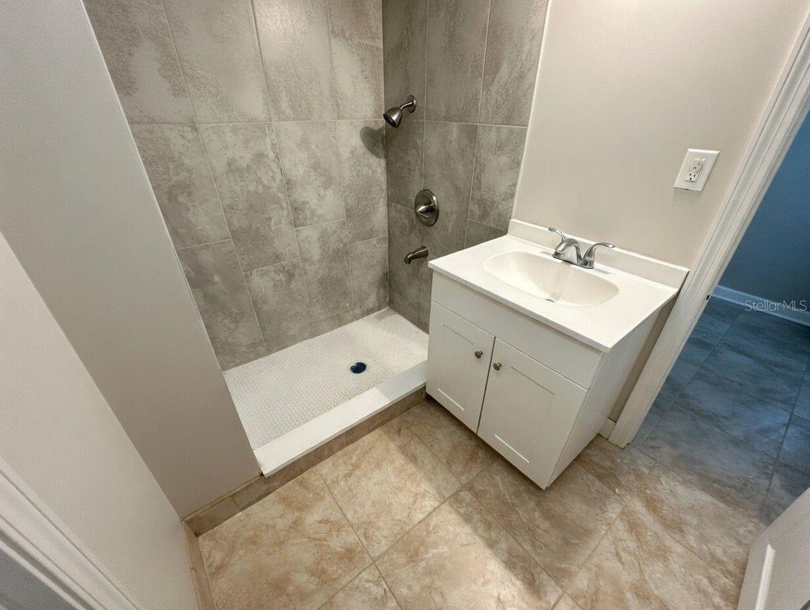 4033 Newcastle Dr Property Photo 7