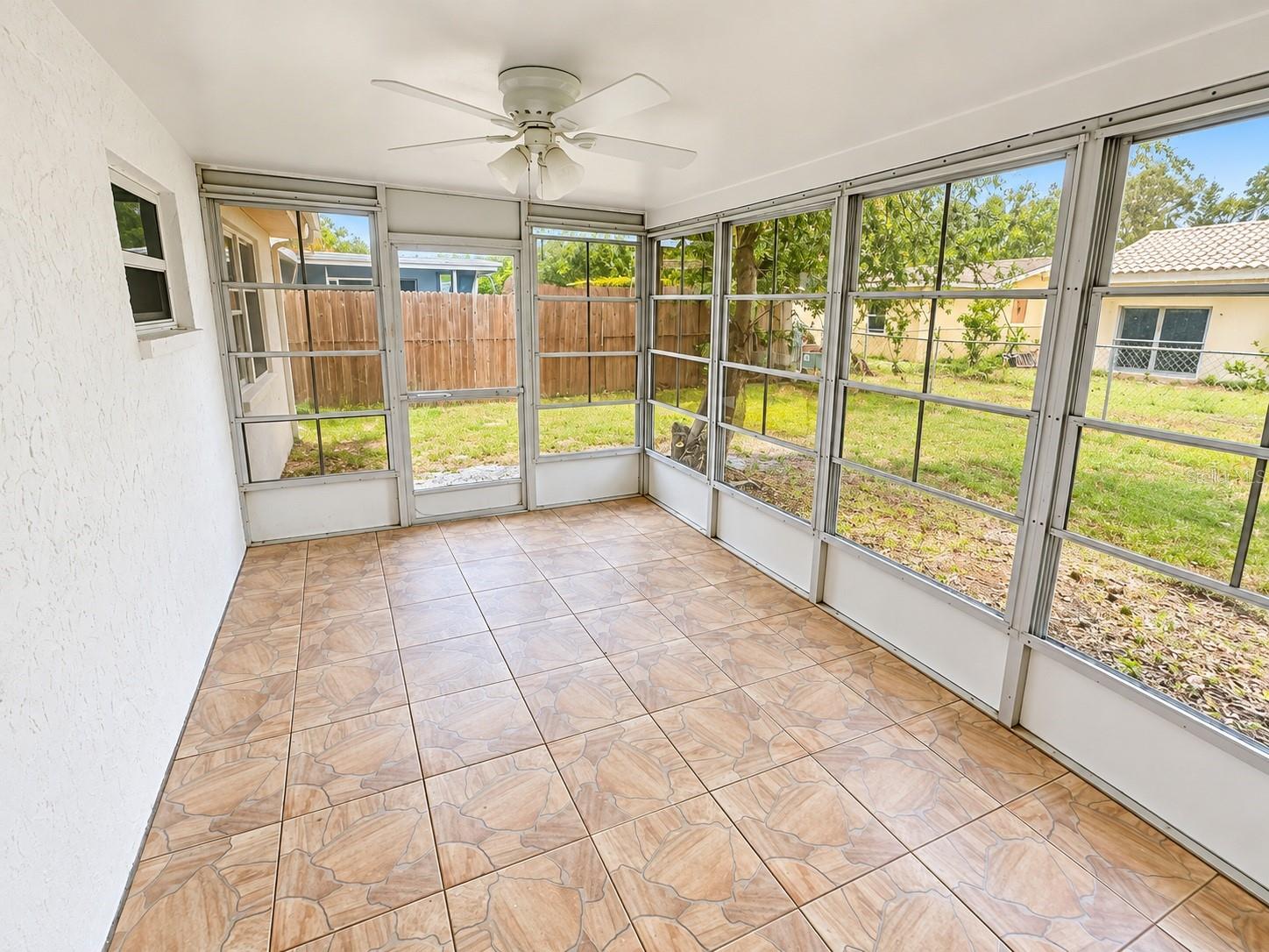 4033 Newcastle Dr Property Photo 10