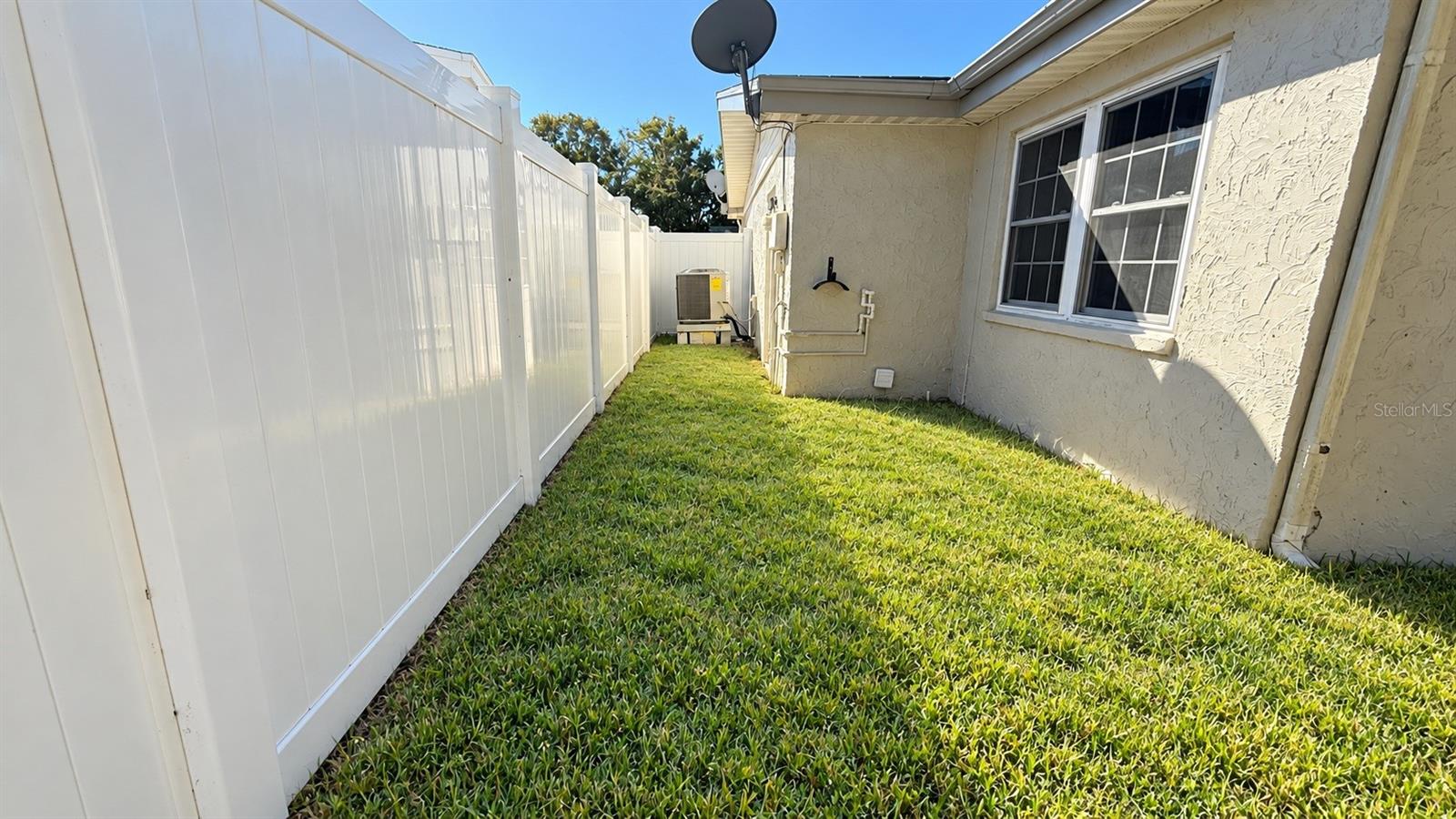4033 Newcastle Dr Property Photo 11