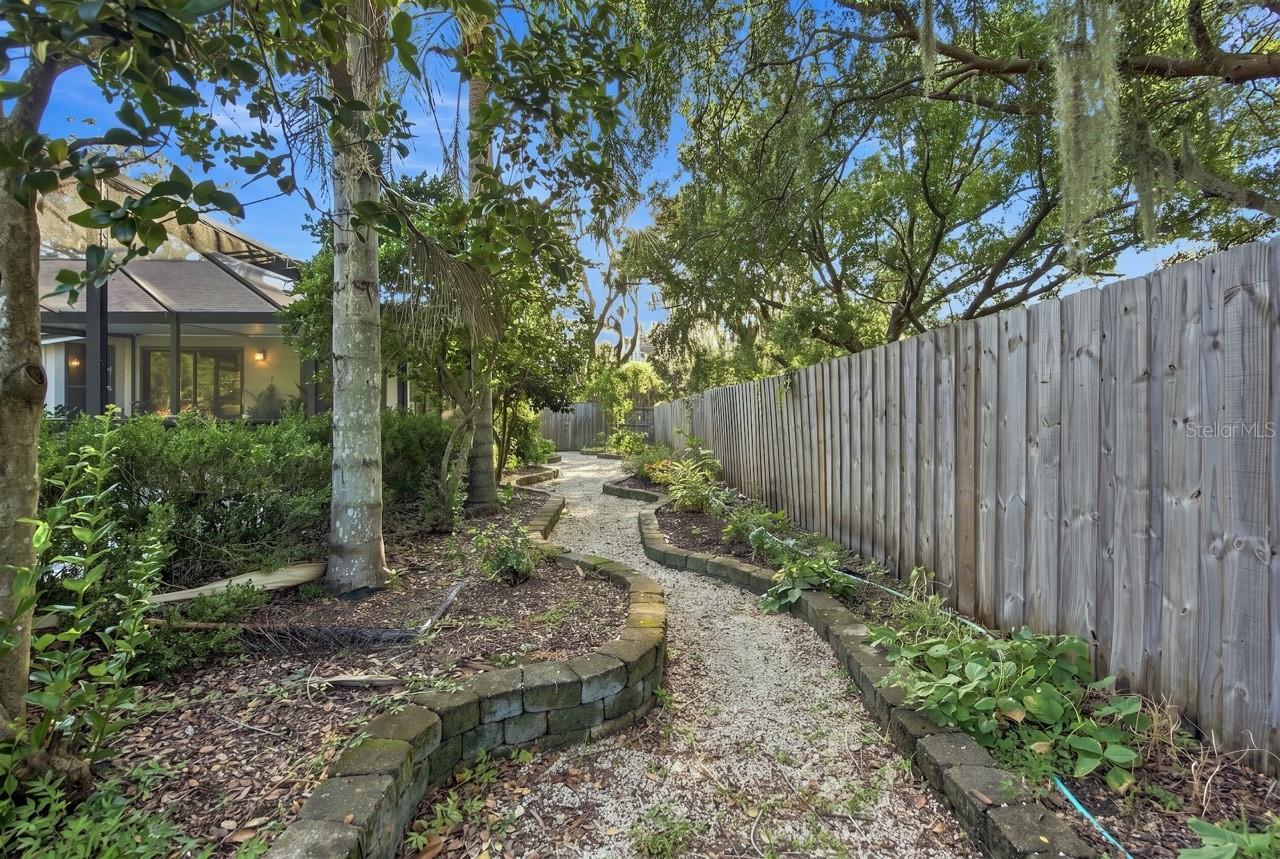 207 Limona Rd Property Photo 38