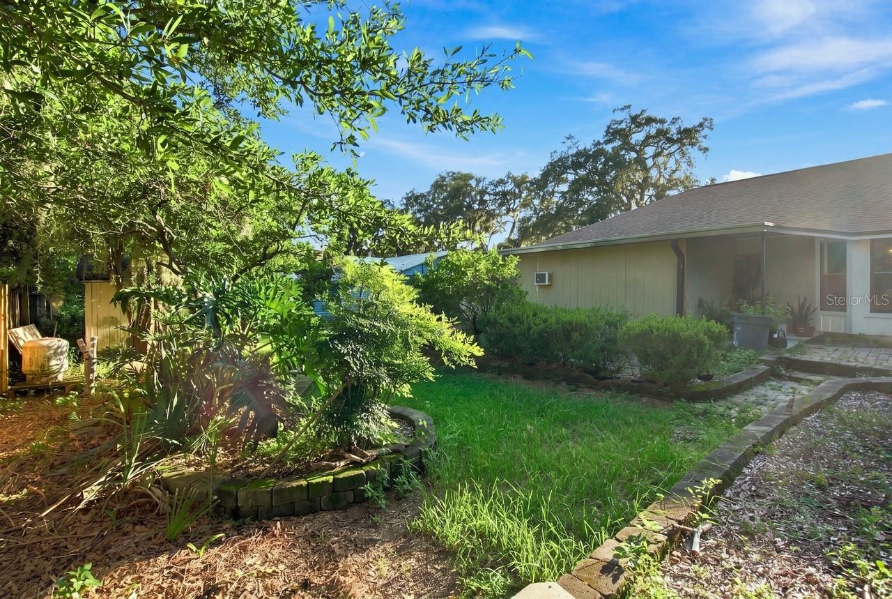 207 Limona Rd Property Photo 49
