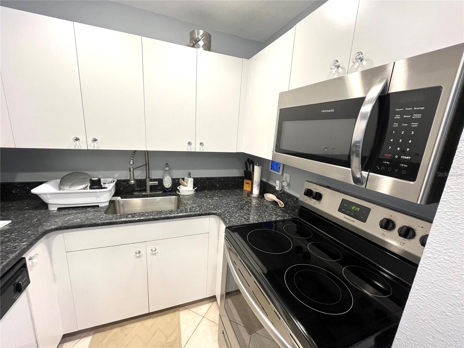 880 Mandalay Ave #n111 Property Photo 19