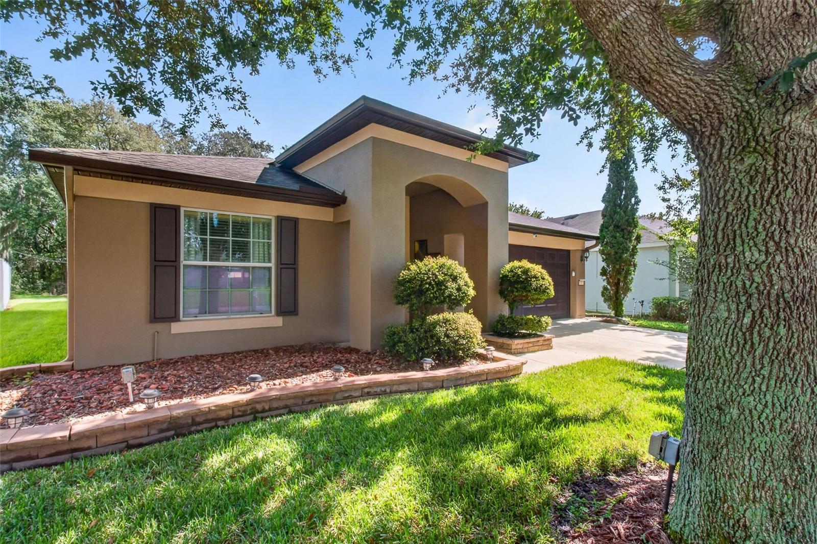 1234 Hill Flower Dr Property Photo 2