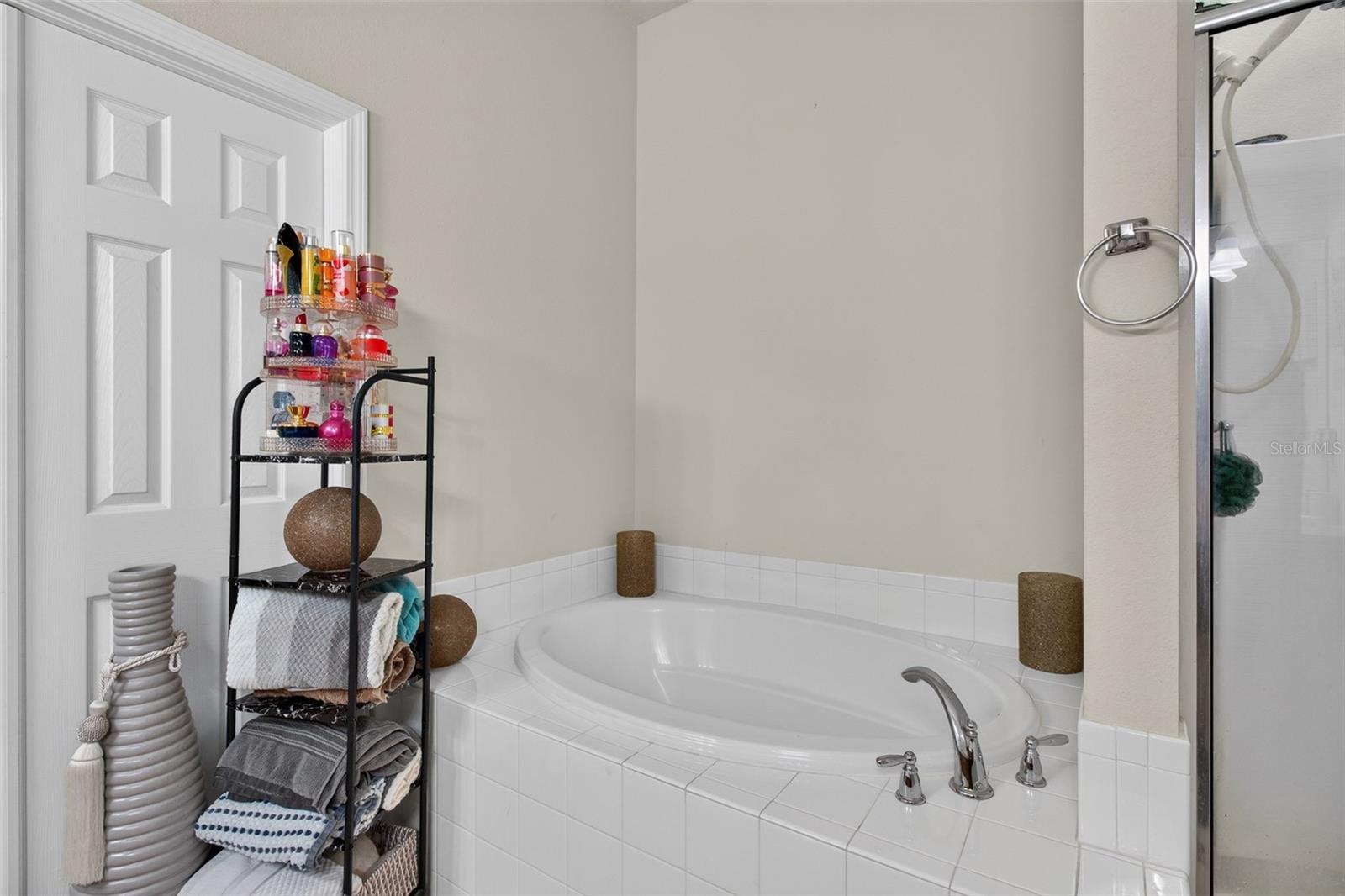 1234 Hill Flower Dr Property Photo 27