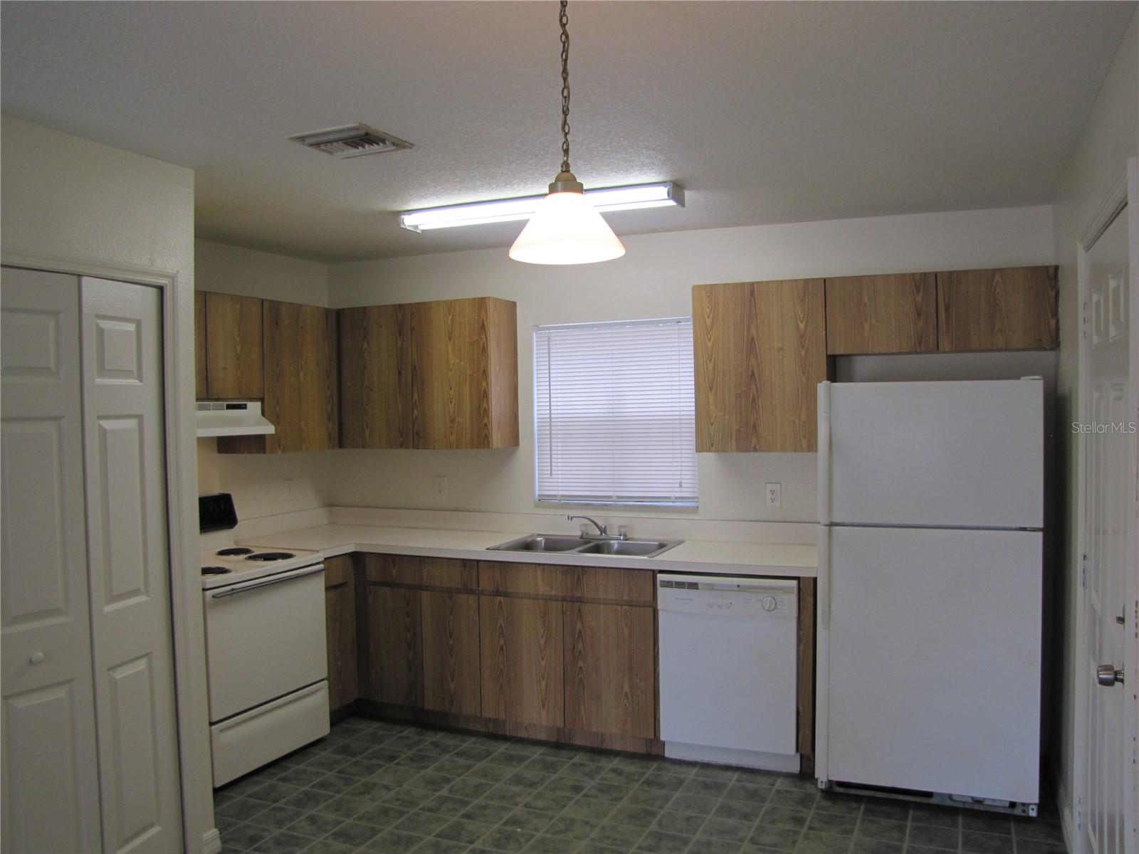 3404 N Garrison St #a Property Photo 3