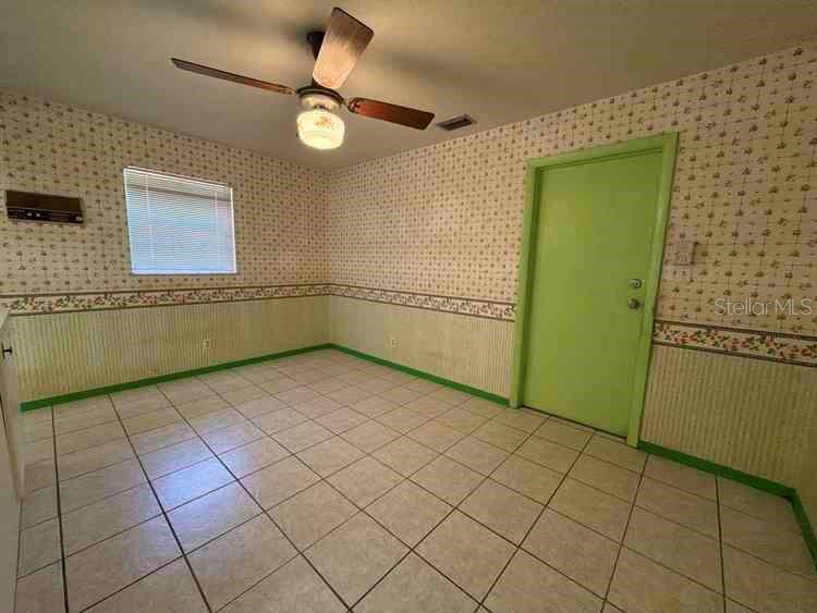 TB8541574 Property Photo 3