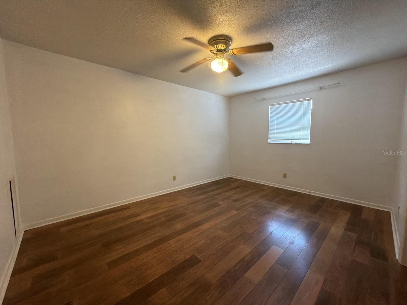 TB8541574 Property Photo 7