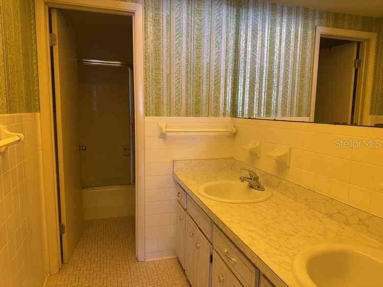 TB8541574 Property Photo 8
