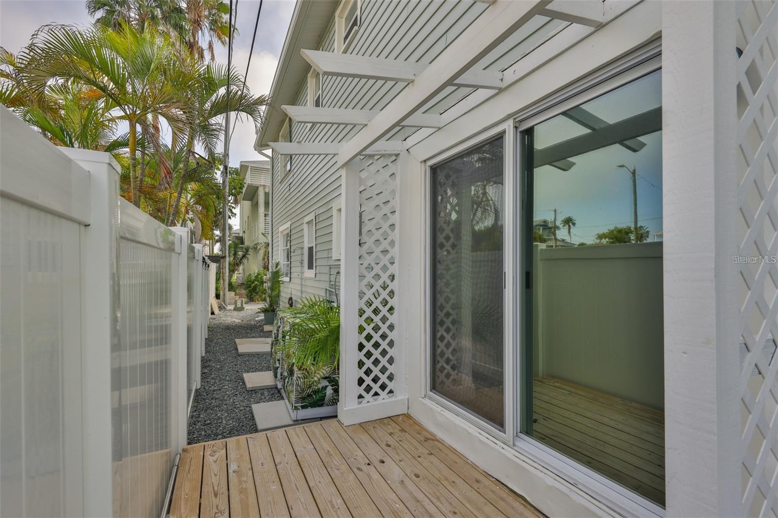 134 86th Ter Property Photo 3