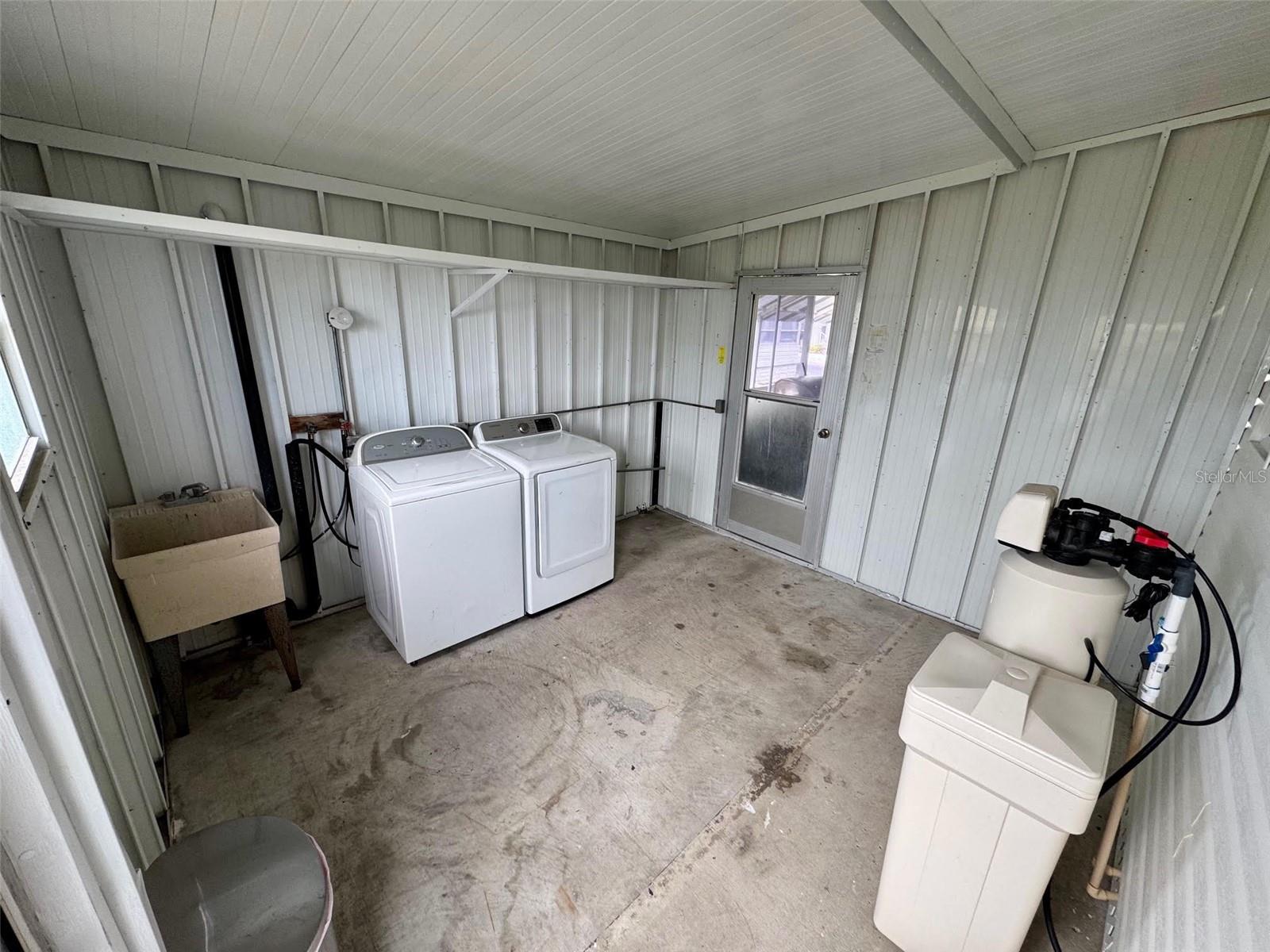 845 Cane Palm St Property Photo 6