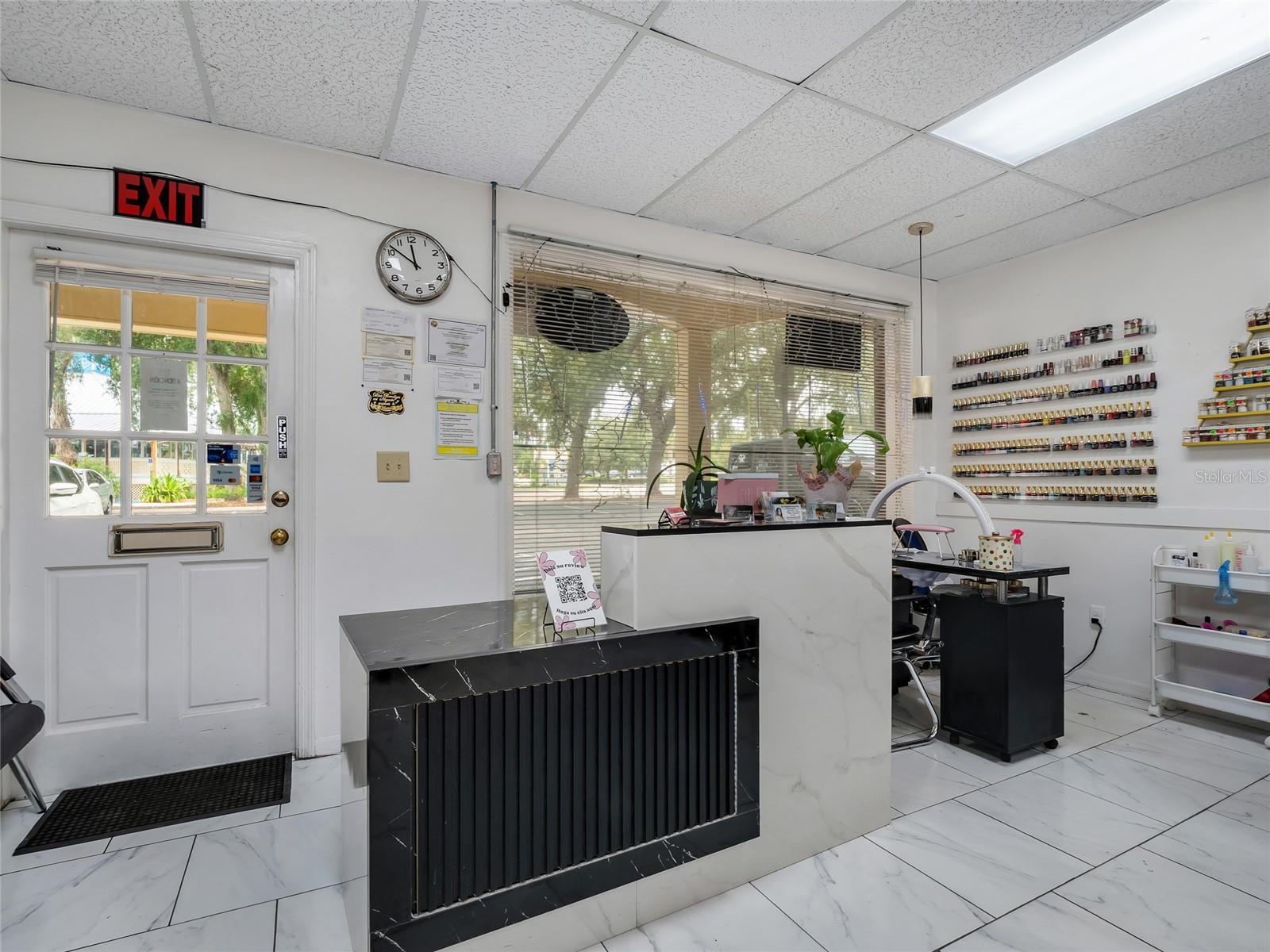 110 Lithia Pinecrest Rd #d Property Photo 11