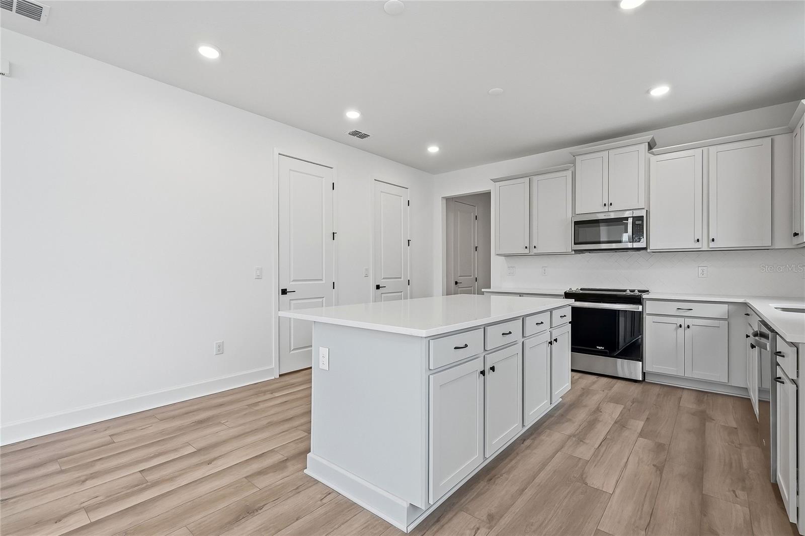 2015 Amelia Bay Pl Property Photo 10
