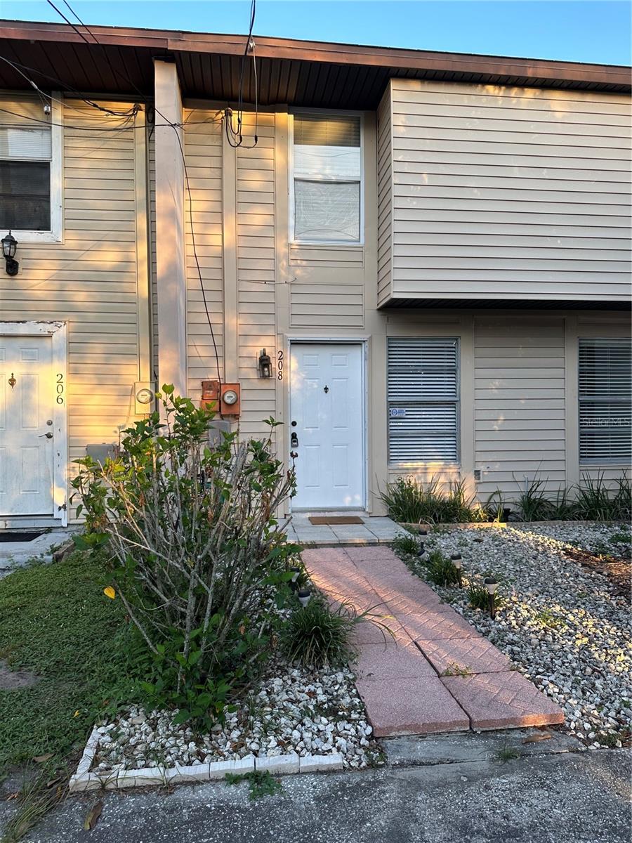 208 S Malcolm Ct Property Photo 1