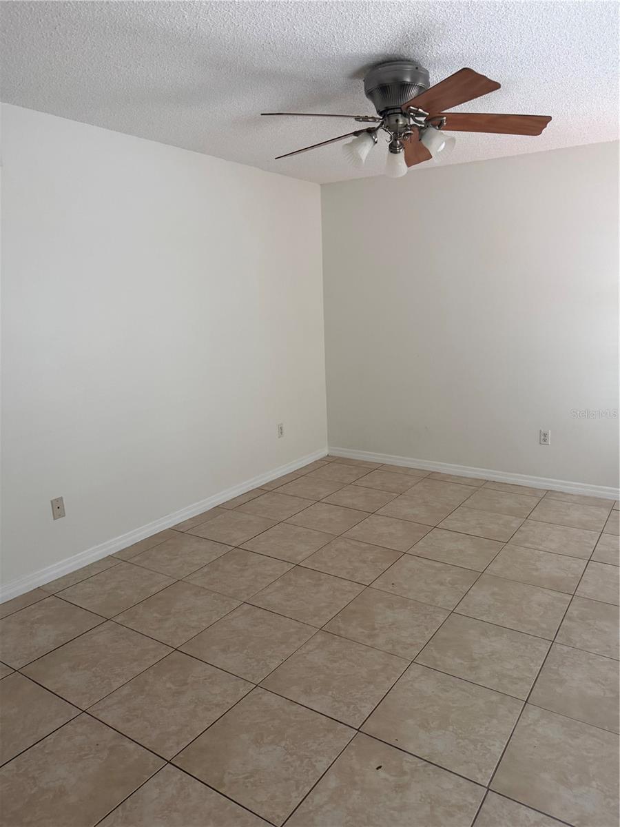 208 S Malcolm Ct Property Photo 2