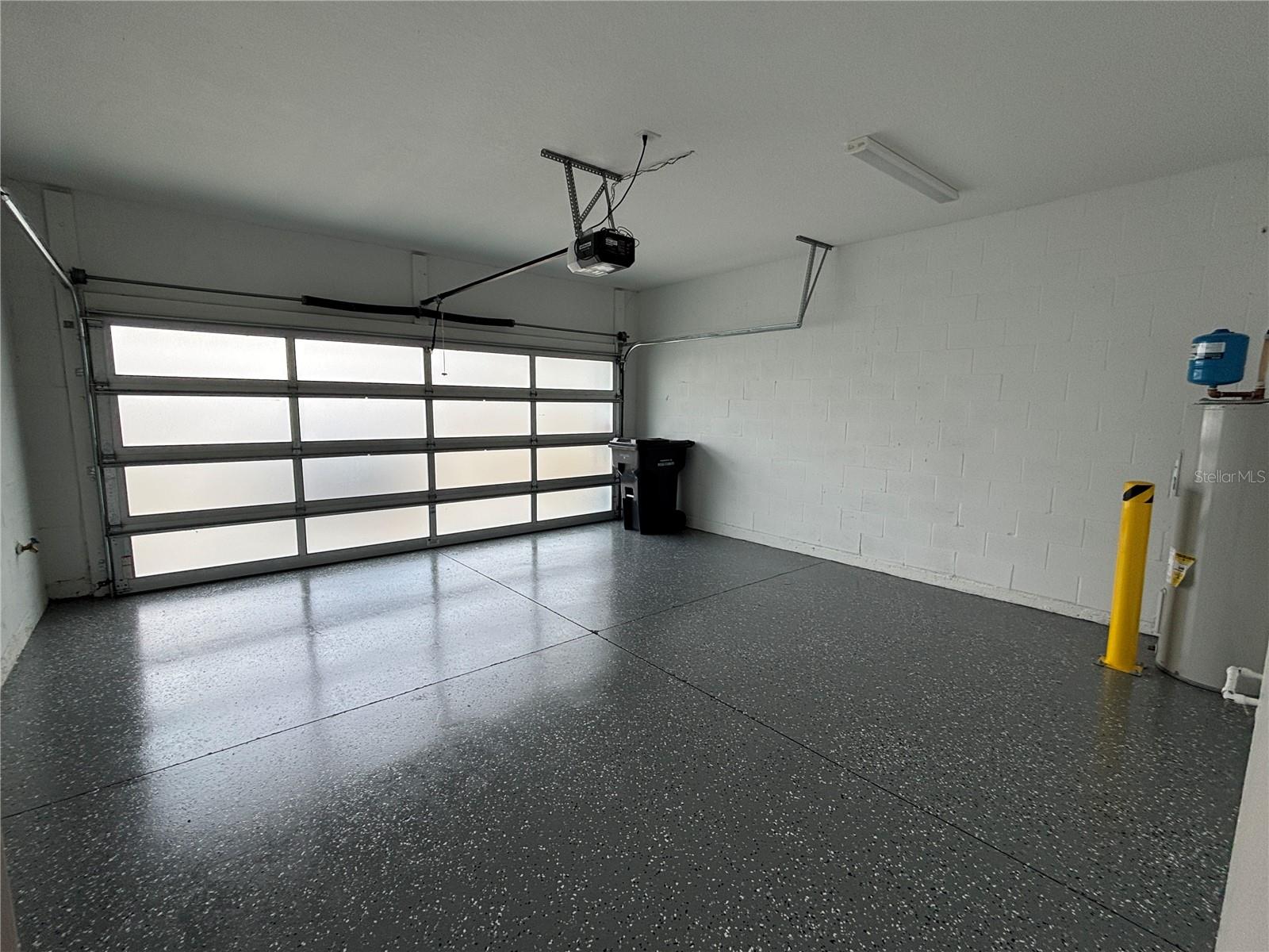 2045 Greenbriar Ter Property Photo 3