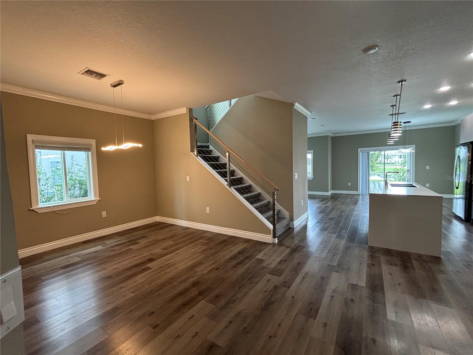 2045 Greenbriar Ter Property Photo 4