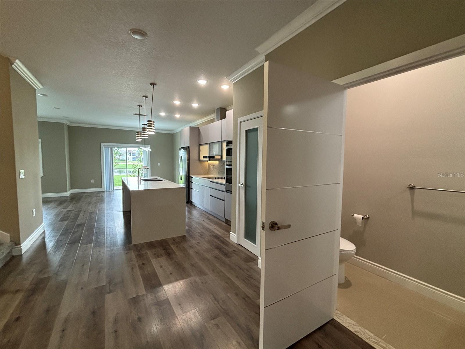 2045 Greenbriar Ter Property Photo 5