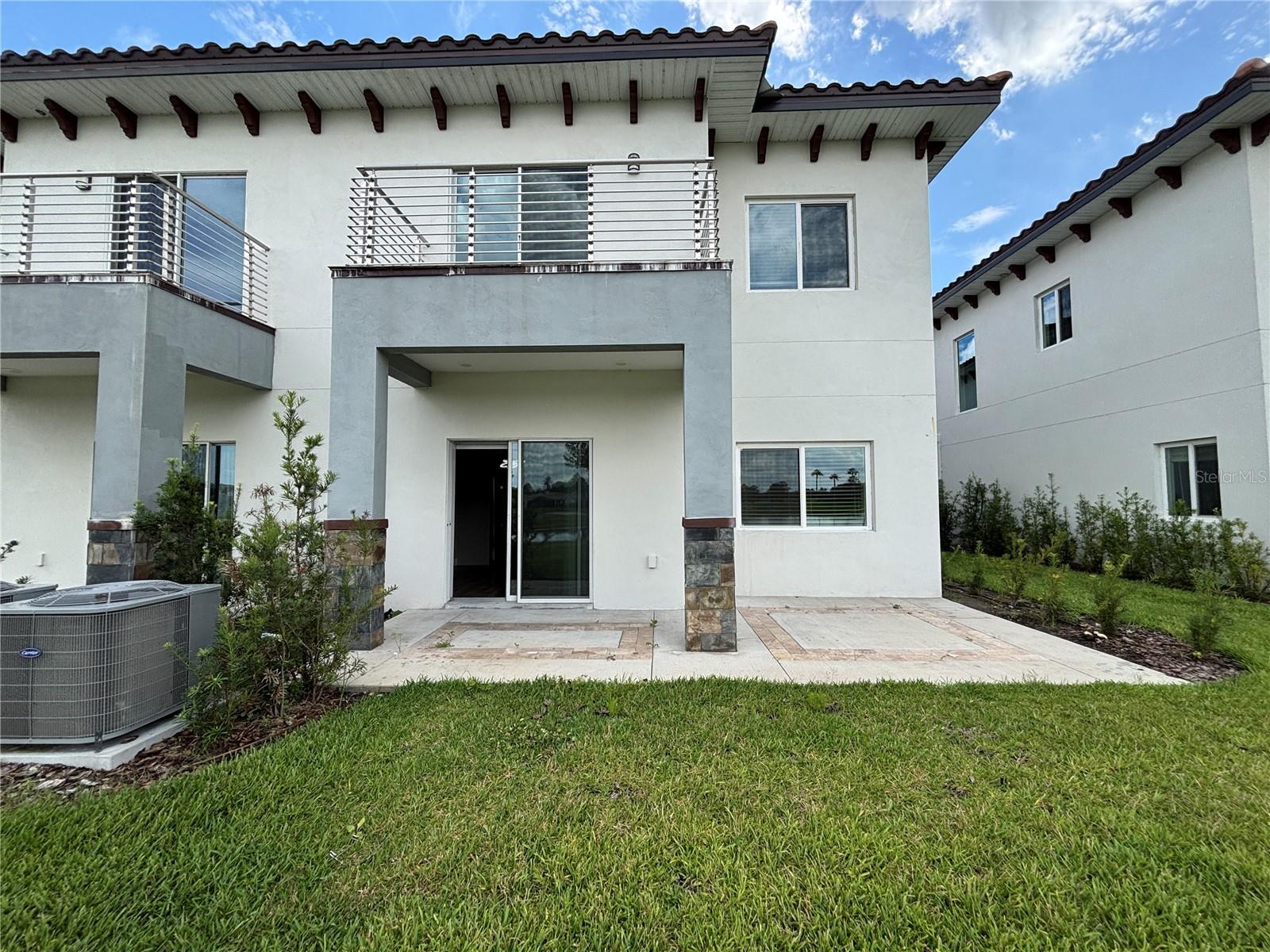 2045 Greenbriar Ter Property Photo 9