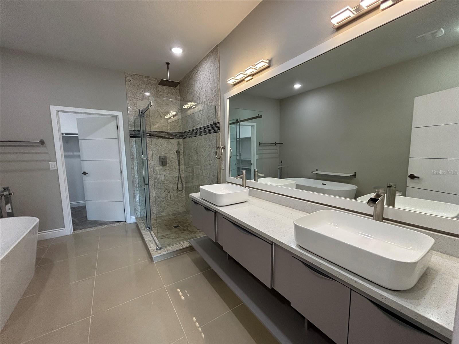 2045 Greenbriar Ter Property Photo 29