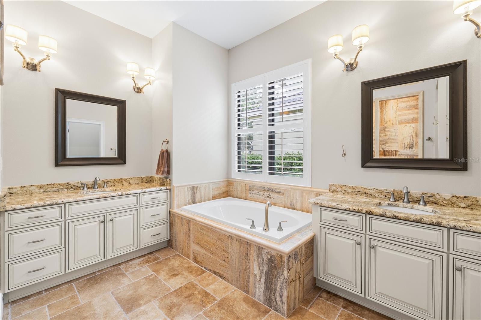 15431 Starling Crossing Dr Property Photo 35