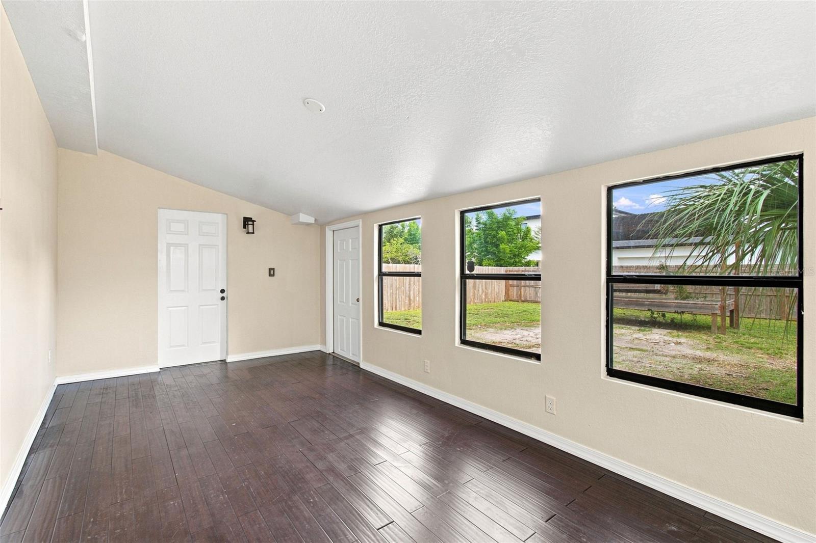 805 W Braddock St #a Property Photo 5