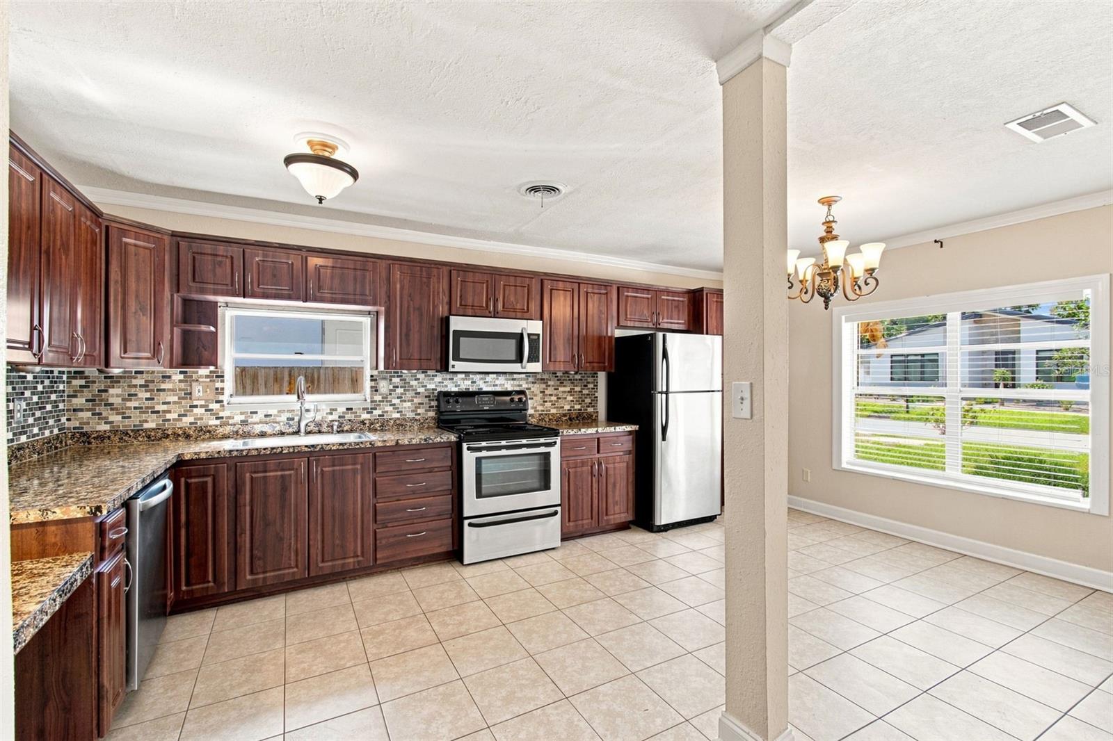 805 W Braddock St #a Property Photo 8