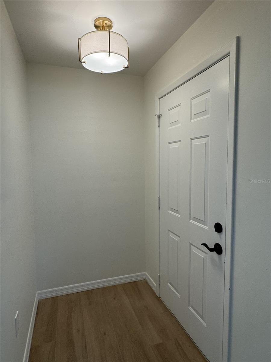 217 S Spring Blvd Property Photo 15