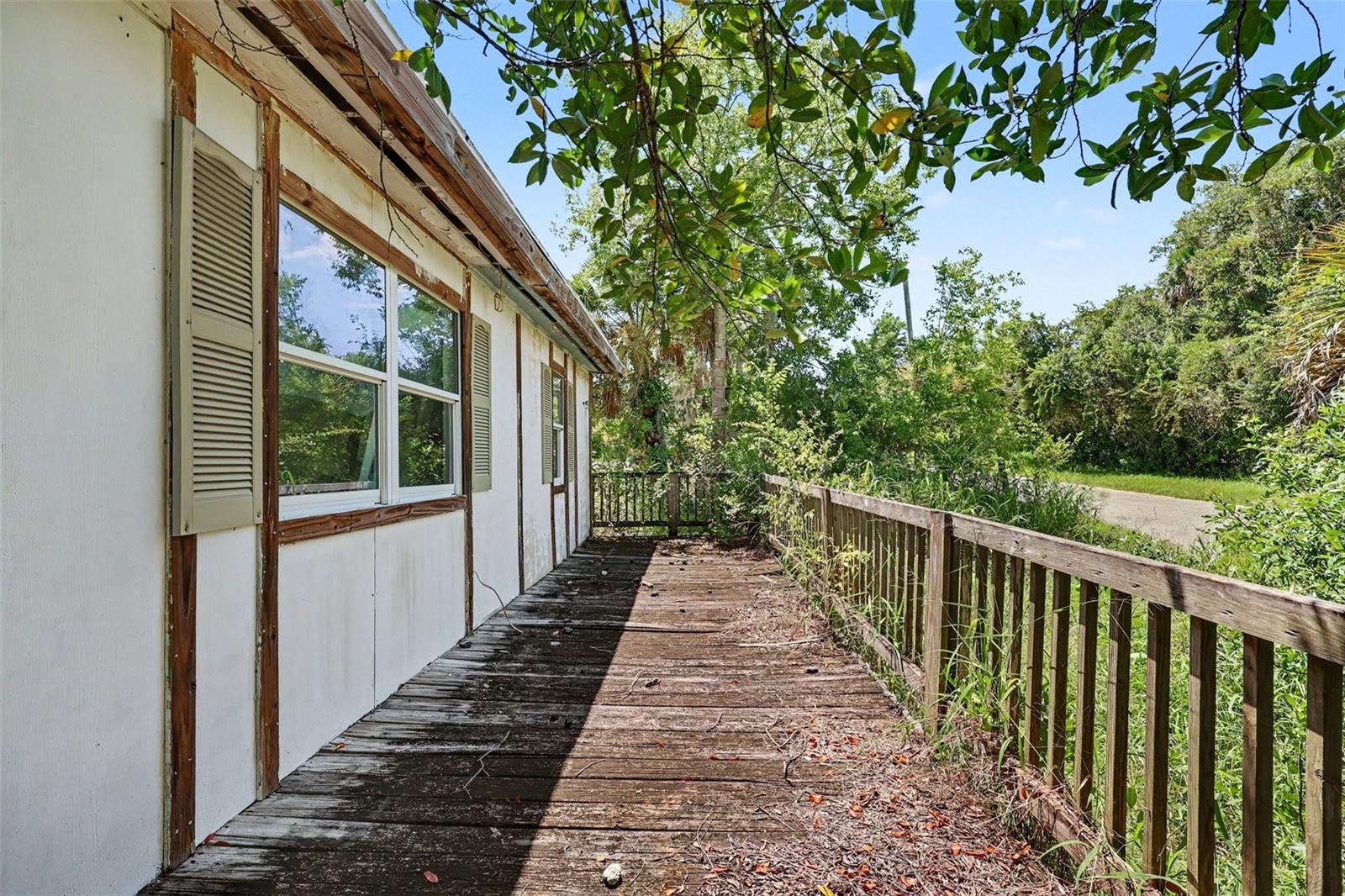 4195 E Railroad Ave Property Photo 2